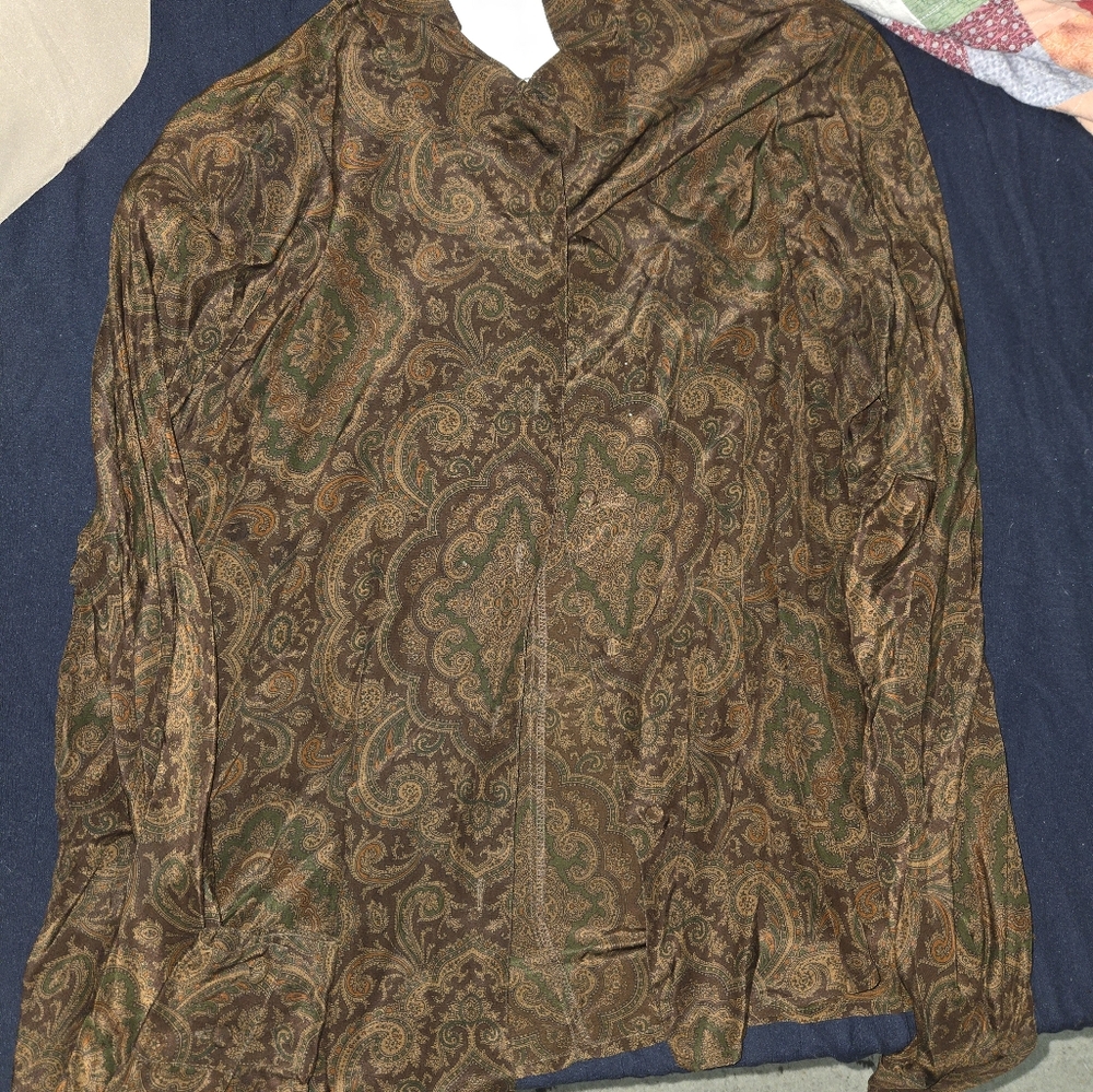 Paisley Lightweight Women's Buttonup Blouse